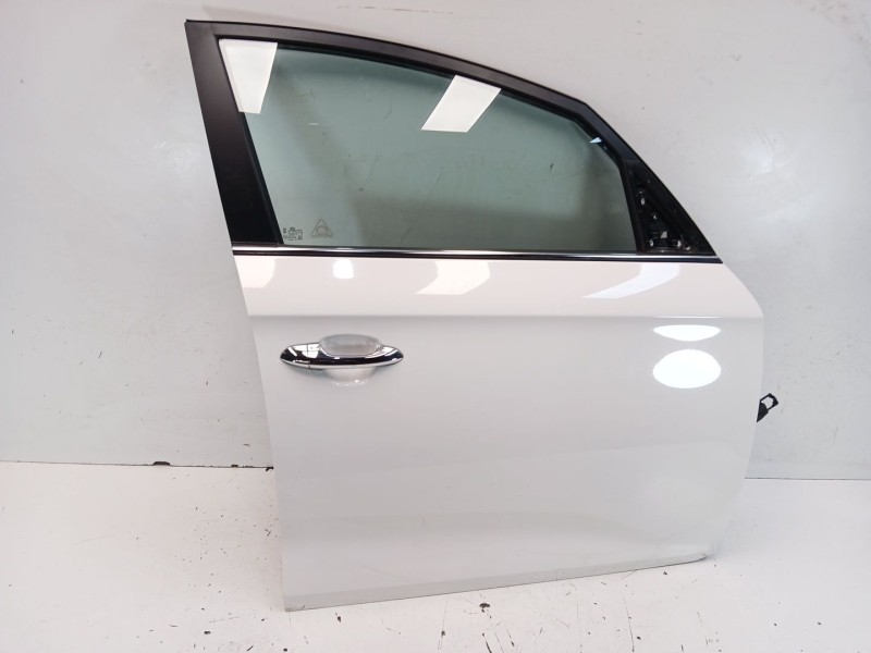 Recambio de puerta delantera derecha para kia carens iv 1.6 gdi referencia OEM IAM 76004A4000  