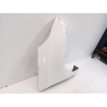 Recambio de aleta delantera derecha para kia carens iv 1.6 gdi referencia OEM IAM 66321A4100  