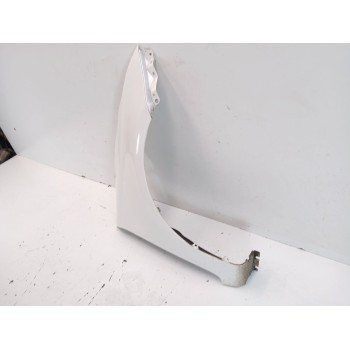 Recambio de aleta delantera derecha para kia carens iv 1.6 gdi referencia OEM IAM 66321A4100  