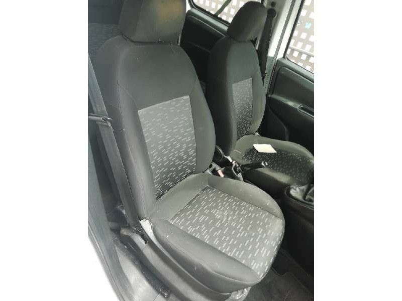 Recambio de asiento delantero derecho para opel combo d edition l1h1 referencia OEM IAM   