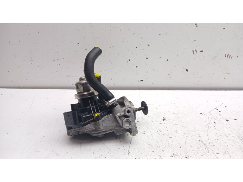 Recambio de valvula egr para toyota avensis touring sports advance referencia OEM IAM 8513132  