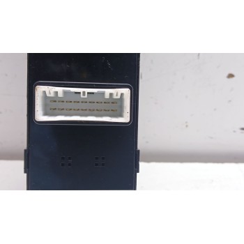 Recambio de mando elevalunas delantero izquierdo para kia carens iv 1.6 gdi referencia OEM IAM 93570A4010CA 93570a4330 
