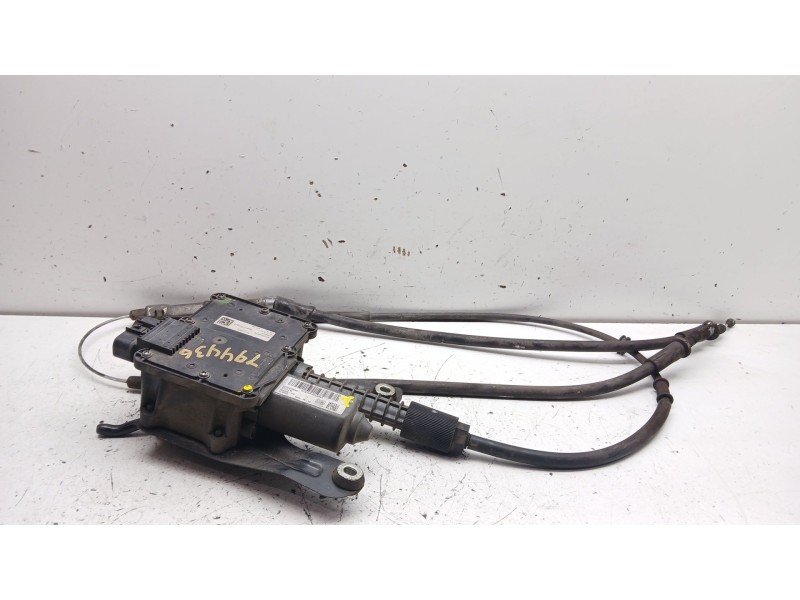 Recambio de freno de mano electrico para opel astra j (p10) 1.7 cdti (68) referencia OEM IAM 13582928 13311218 