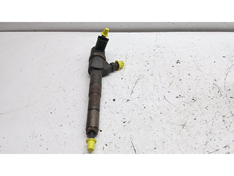 Recambio de inyector para opel insignia sports tourer 2.0 cdti cat referencia OEM IAM 0445110327  