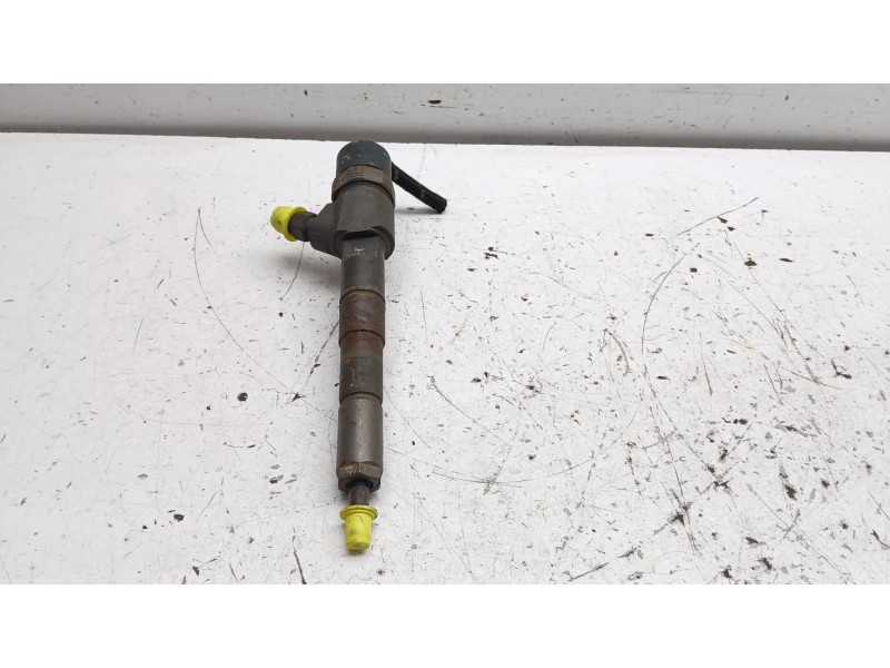 Recambio de inyector para opel insignia sports tourer 2.0 cdti cat referencia OEM IAM 0445110327  