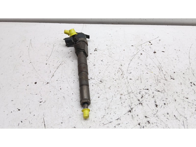 Recambio de inyector para opel insignia sports tourer 2.0 cdti cat referencia OEM IAM 0445110327  