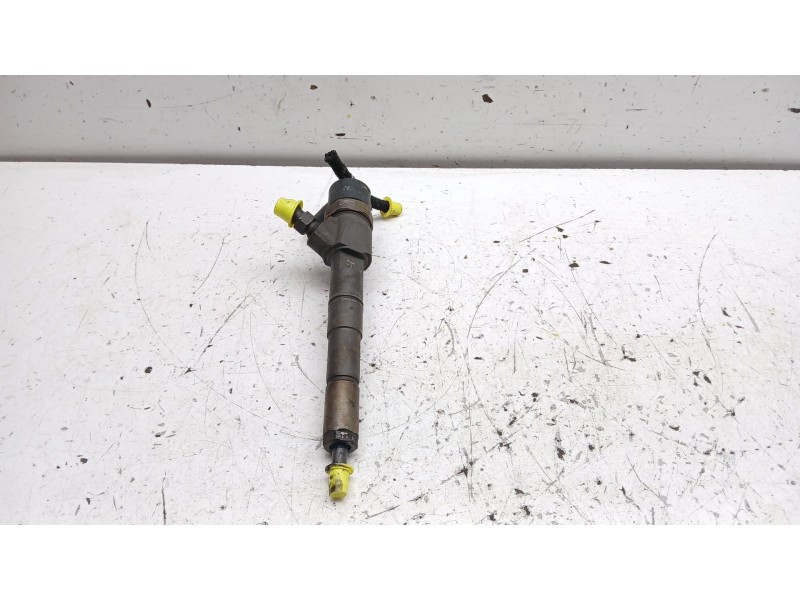 Recambio de inyector para opel insignia sports tourer 2.0 cdti cat referencia OEM IAM 0445110327  