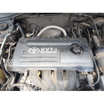 toyota avensis liftback (_t22_) del año 2002