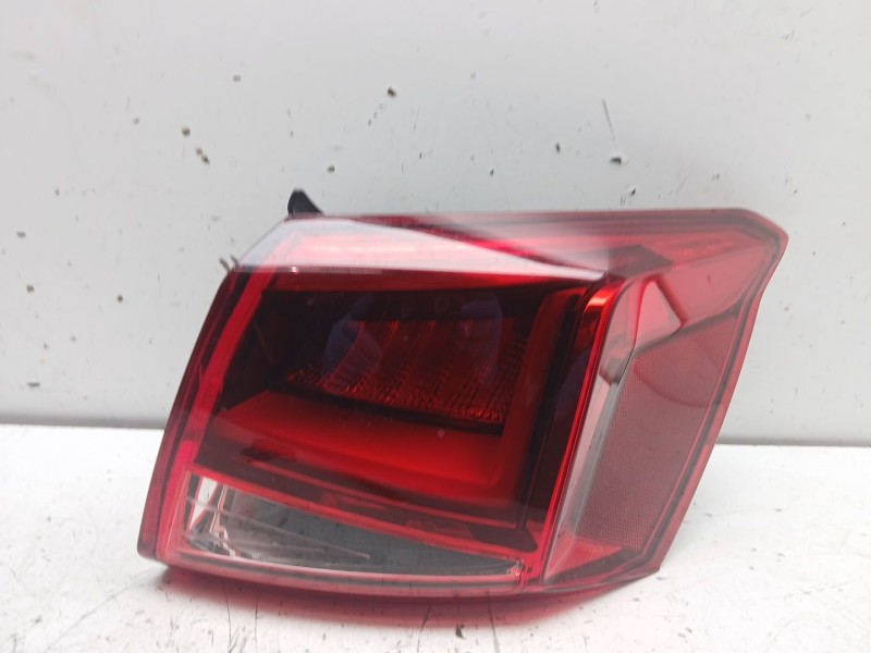 Recambio de piloto trasero derecho para seat arona (kj7, kjp) 1.0 tsi referencia OEM IAM 6F9945208B re28940001 