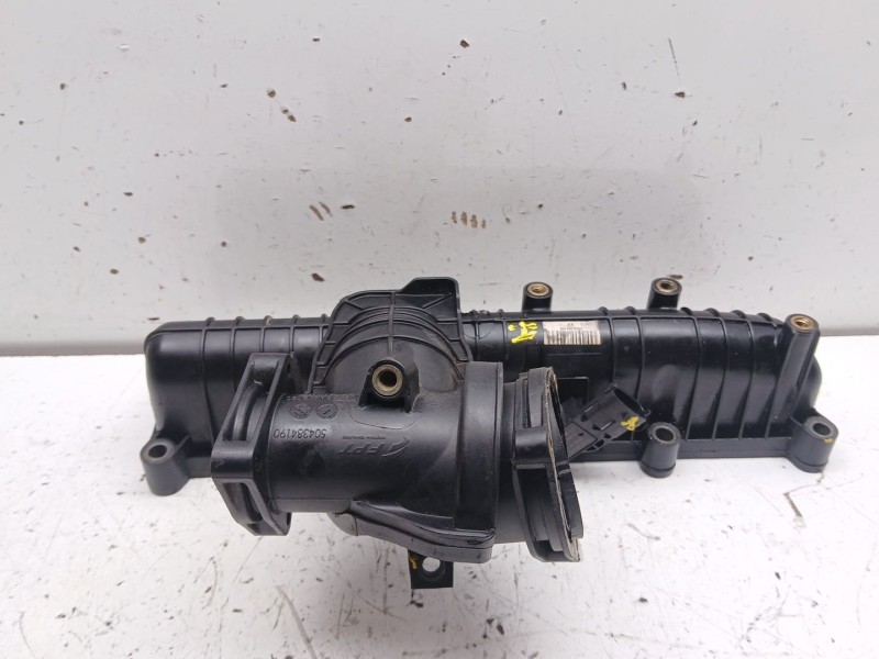 Recambio de colector admision para iveco daily vi caja/chasis 33s16, 35s16, 35c16, 40c16, 50c16 referencia OEM IAM 0504384189  