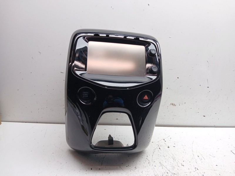 Recambio de pantalla multifuncion para peugeot 108 1.0 vti referencia OEM IAM 861400h010  