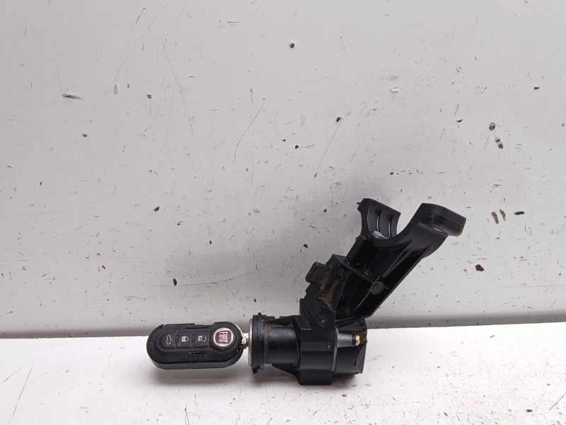 Recambio de conmutador de arranque para fiat 500 l (330) basic referencia OEM IAM 61146901  