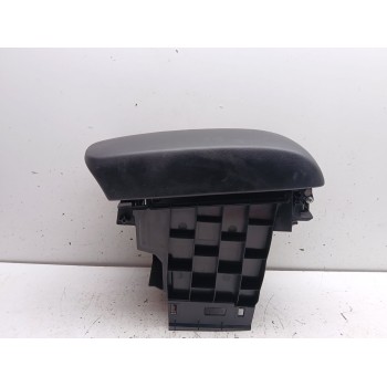 Recambio de apoyabrazos central para mazda cx-5 (ke, gh) 2.0 (keefw) referencia OEM IAM kd4564441  