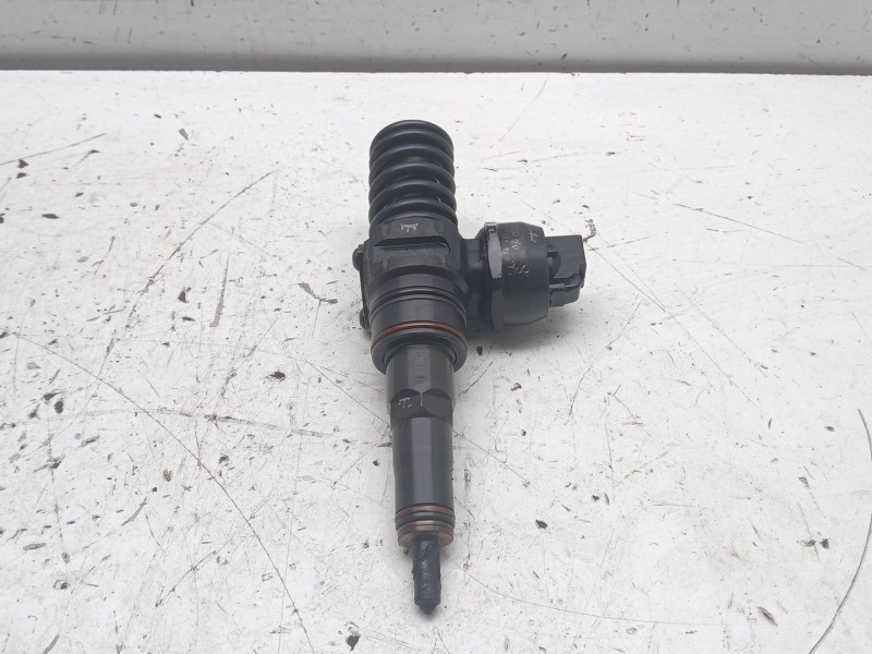 Recambio de inyector para seat ibiza (6l1) 1.9 tdi referencia OEM IAM 038130073 0414720035 