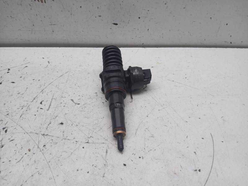 Recambio de inyector para seat ibiza (6l1) 1.9 tdi referencia OEM IAM 038130073 0414720035 