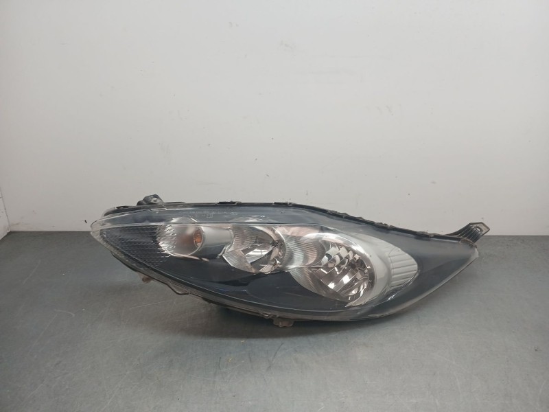 Recambio de faro izquierdo para ford fiesta vi (cb1, ccn) 1.4 tdci referencia OEM IAM 1734615  
