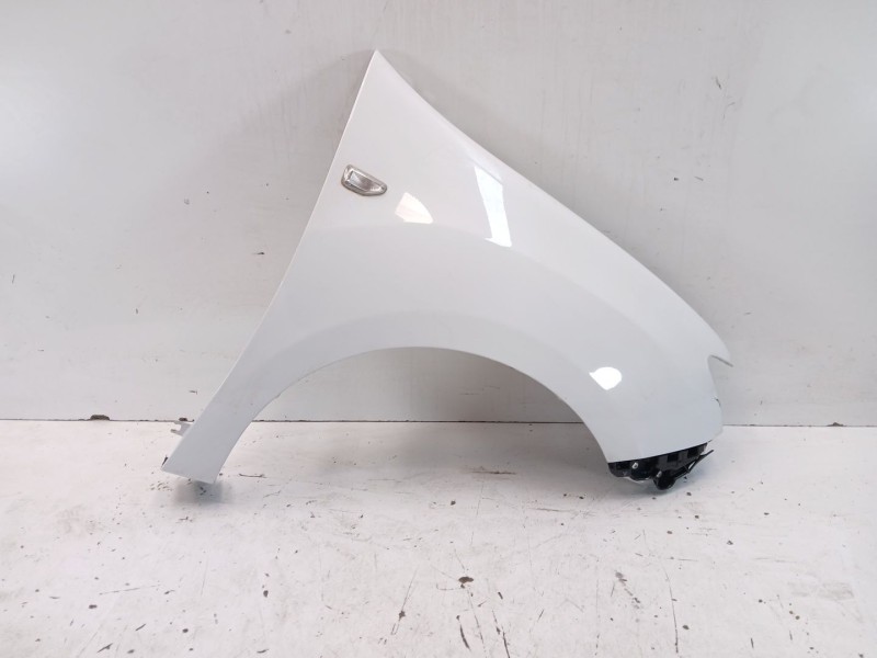 Recambio de aleta delantera derecha para dacia logan ii 1.2 referencia OEM IAM 631000142R  