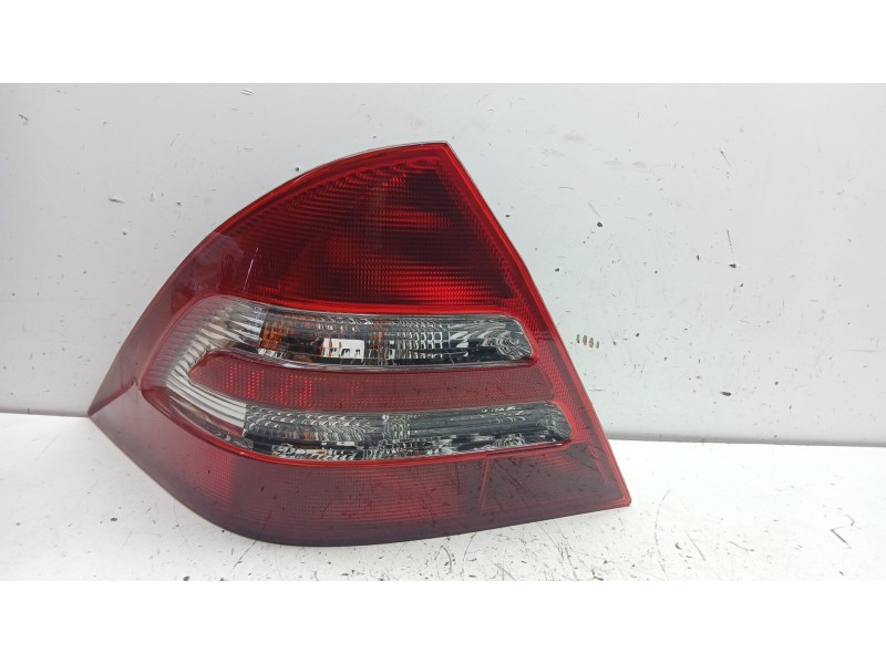 Recambio de piloto trasero izquierdo para mercedes-benz clase c (w203) c 270 cdi (203.016) referencia OEM IAM 084401917l  