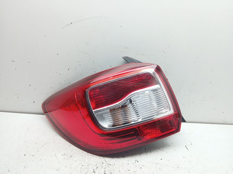 Recambio de piloto trasero izquierdo para dacia logan ii 1.2 referencia OEM IAM 265556233R  