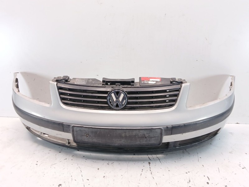 Recambio de paragolpes delantero para volkswagen passat berlina (3b2) comfortline referencia OEM IAM  FALDON ROTO 
