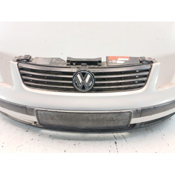 Recambio de paragolpes delantero para volkswagen passat berlina (3b2) comfortline referencia OEM IAM  FALDON ROTO 