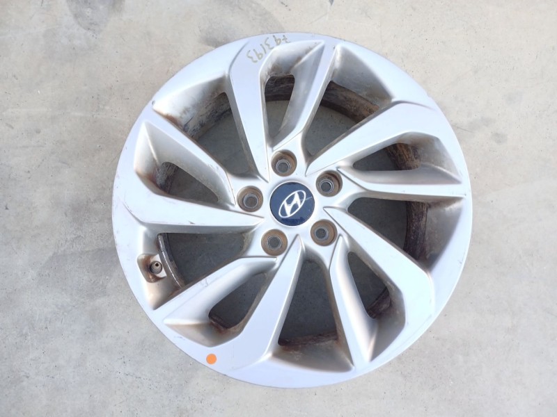 Recambio de llanta para hyundai tucson 25 aniversario 4x2 referencia OEM IAM 52910 D7210  17 PULGADAS