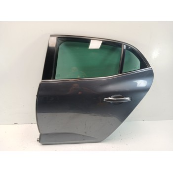 PUERTA TRASERA IZQUIERDA 821015121R 