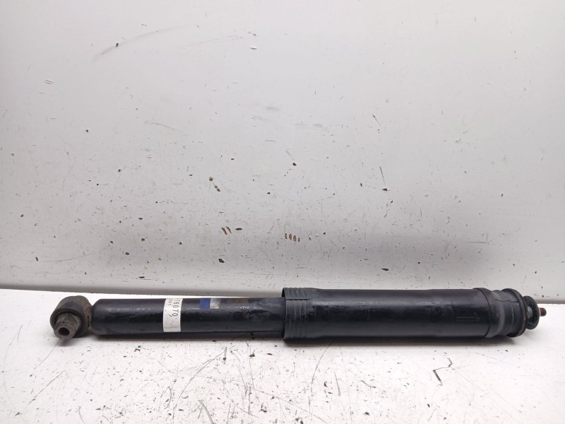 Recambio de amortiguador trasero derecho para lexus ct 200h referencia OEM IAM 4853076070  