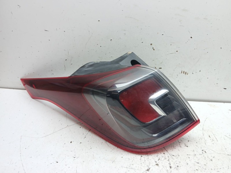Recambio de piloto trasero izquierdo para opel crossland x / crossland (p17, p2qo) 1.2 (75) referencia OEM IAM 39137519 2sd2237 
