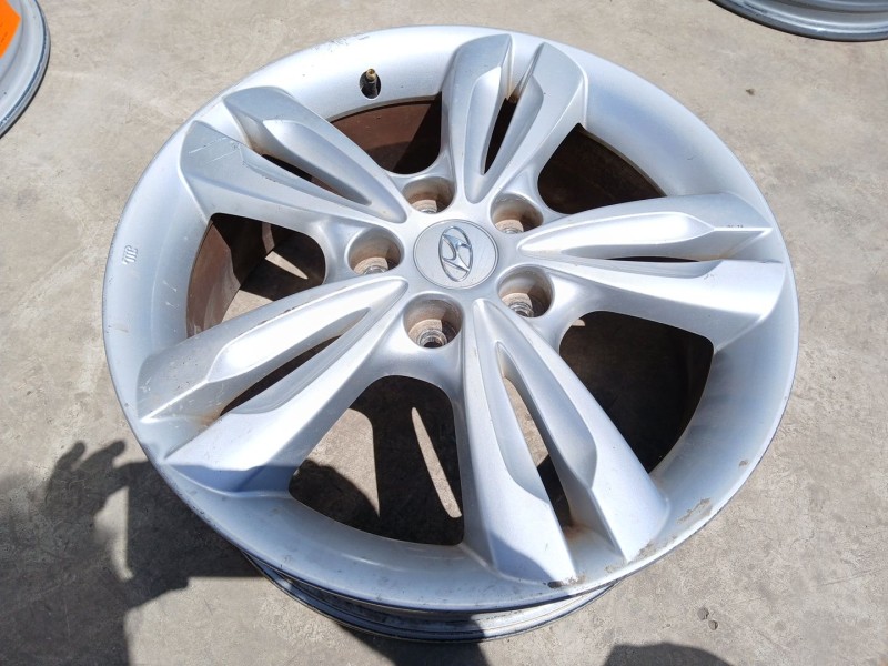 Recambio de llanta para hyundai ix35 (lm, el, elh) 2.0 crdi referencia OEM IAM 529102S200 X1 17 pulgadas