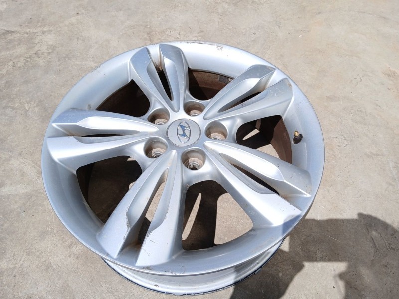 Recambio de llanta para hyundai ix35 (lm, el, elh) 2.0 crdi referencia OEM IAM 529102S200 x1 17 pulgadas