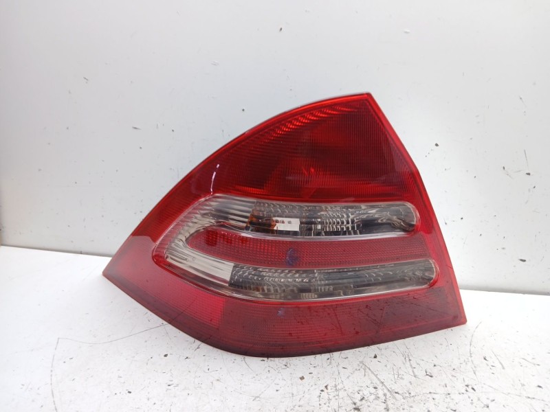 Recambio de piloto trasero izquierdo para mercedes-benz clase c (w203) c 240 (203.061) referencia OEM IAM 2038200164  