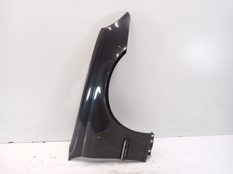 Recambio de aleta delantera derecha para mercedes-benz clase c (w203) c 240 (203.061) referencia OEM IAM 203880021867  