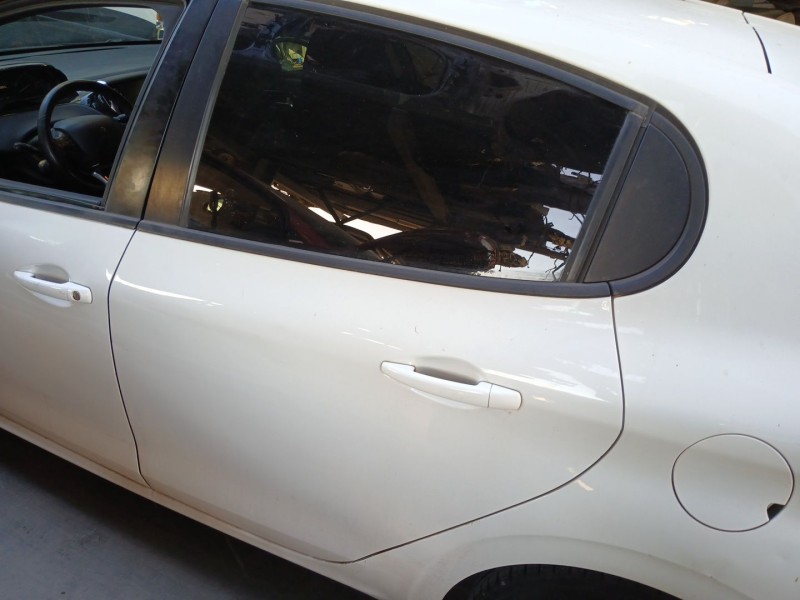 Recambio de puerta trasera izquierda para peugeot 208 i (ca_, cc_) 1.6 hdi / bluehdi 75 referencia OEM IAM   