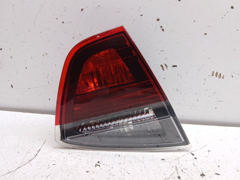 Recambio de piloto trasero izquierdo interior para bmw 3 (e90) 320 d referencia OEM IAM 63210406883  