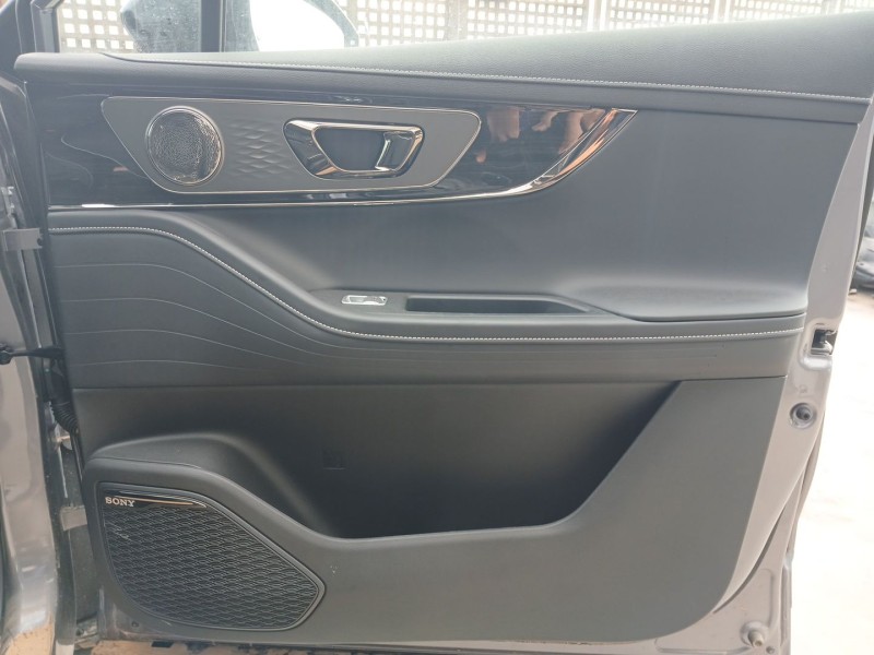 Recambio de guarnecido puerta delantera derecha para omoda 5 referencia OEM IAM   