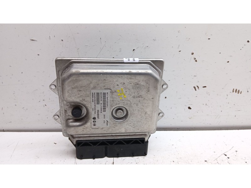 Recambio de centralita motor uce para fiat fiorino 1.3 16v jtd cat referencia OEM IAM 55246587  