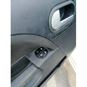 ford fiesta (cbk) del año 2004