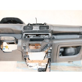 Recambio de salpicadero para peugeot rifter 1.5 bluehdi 100 referencia OEM IAM 16841899ZD  