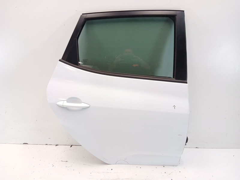 Recambio de puerta trasera derecha para kia venga (yn) 1.6 crdi 128 referencia OEM IAM   