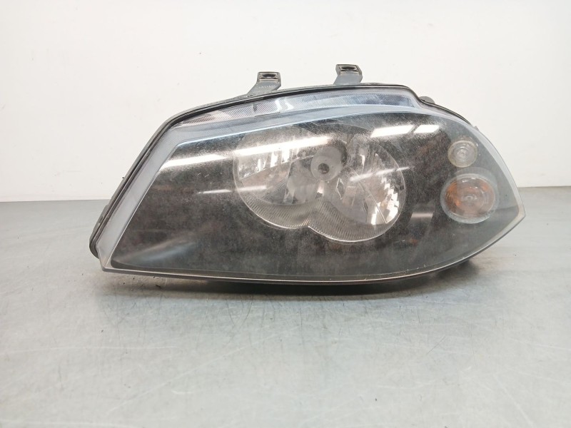 Recambio de faro izquierdo para seat ibiza iii (6l1) 1.9 sdi referencia OEM IAM 6L1941751M  