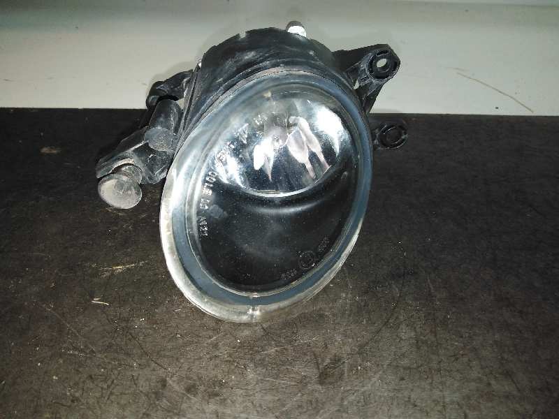 Recambio de faro antiniebla derecho para audi a4 berlina (8e) 1.9 tdi (96kw) referencia OEM IAM   