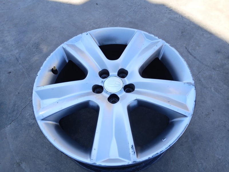 Recambio de llanta para subaru outback (bp) 2.0 d awd (bpd) referencia OEM IAM 28111AG130 X1 17 PULGADAS
