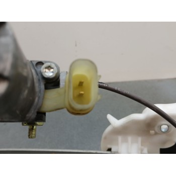 Recambio de elevalunas trasero derecho para kia rio 1.0 t-gdi hybrid referencia OEM IAM 83460h8000 / 83402H8100  2 pines