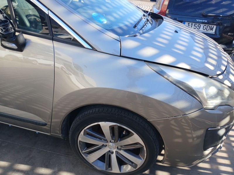 Recambio de aleta delantera derecha para peugeot 3008 i monospace (0u_) 1.2 referencia OEM IAM 7841Z1  