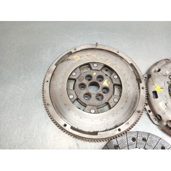 Recambio de kit embrague para volkswagen tiguan (5n2) advance bluemotion referencia OEM IAM 03l141025t 022141031s 