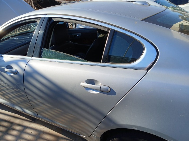 Recambio de puerta trasera izquierda para jaguar xf i (x250) 2.7 d referencia OEM IAM   