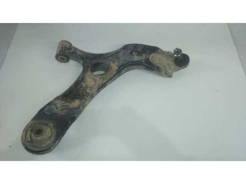 Recambio de brazo suspension inferior delantero derecho para toyota auris active referencia OEM IAM   