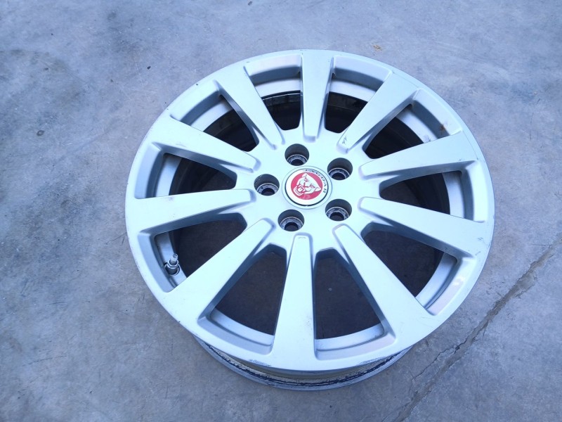 Recambio de llanta para jaguar xe (x760) 2.0 d referencia OEM IAM GX731007RB X1 17 pulgadas