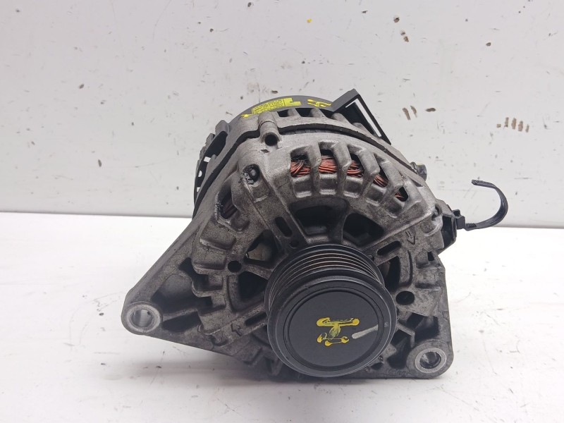 Recambio de alternador para kia cee´d drive referencia OEM IAM 373002a850 2611067 373002A800